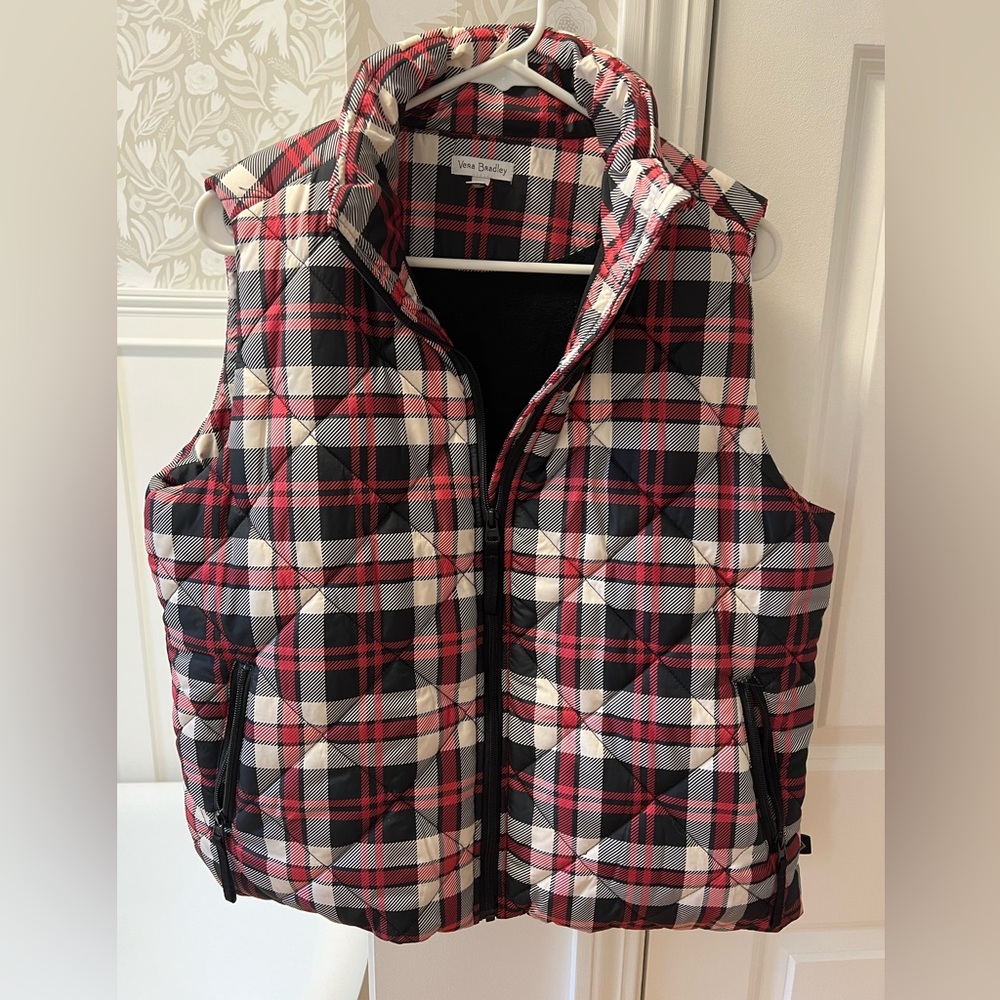 New without tags never worn Vera Bradley puffy vest size M